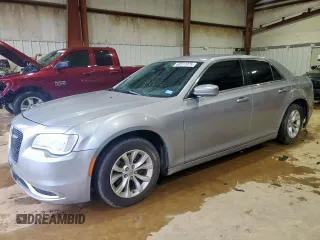 2015 Chrysler 300 Limited z VIN 2C3CCAAG5FH931821, wystawiony jako Copart lot #60517975 z przebiegiem 152 394 mil mil oraz Szkoda całkowita • Salvage title. Historia ofert i sprzedaży dostępna na DreamBid. Obrazek 1.