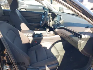 2020 Nissan Altima 2.5 S with VIN 1N4BL4BV5LC175000, listed as a IAAI auction lot 41761083 with 140,800 mi miles. Bid and sale history available at carsss.com. Image 5.