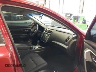 2016 Nissan Altima S with VIN 1N4AL3AP4GN345236, listed as a IAAI auction lot 40637034 with 118,757 mi miles and . Bid and sale history available at carsss.com. Image 5.