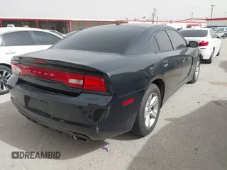 2013 Dodge Charger SE z VIN 2C3CDXBG8DH613669, wystawiony jako IAAI lot #41810048 z przebiegiem 194 428 mil mil oraz . Historia ofert i sprzedaży dostępna na DreamBid. Obrazek 4.
