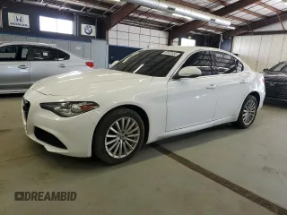 2021 Alfa Romeo Giulia z VIN ZARFANAN2M7639532, wystawiony jako Copart lot #59923455 z przebiegiem 90 719 mil mil oraz Czysty tytuł • Clean title. Historia ofert i sprzedaży dostępna na DreamBid. Obrazek 1.