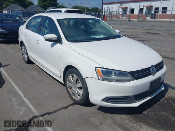 2013 Volkswagen Jetta SE с VIN 3VWDX7AJ7DM434235, выставлен на аукционе IAAI как лот 42292730 с пробегом 166 353 миль миль и . История ставок и продаж доступна на DreamBid. Изображение 1.