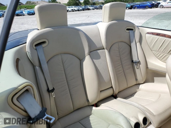 2008 Mercedes-Benz CLK 350 с VIN WDBTK56F18F244120, выставлен на аукционе Copart как лот 52082125 с пробегом 50 101 миль миль и На запчасти • Non repairable. История ставок и продаж доступна на DreamBid. Изображение 10.