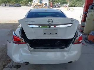 2015 Nissan Altima 2.5 SL with VIN 1N4AL3AP0FN339562, listed as a IAAI auction lot 41876685 with 127,493 mi miles. Bid and sale history available at carsss.com. Image 6.