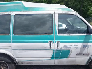 1991 Chevrolet Astro Cargo z VIN 1GBDM19Z7MB202913, wystawiony jako IAAI lot #42363530 z przebiegiem 191 695 mil mil oraz . Historia ofert i sprzedaży dostępna na DreamBid. Obrazek 13.
