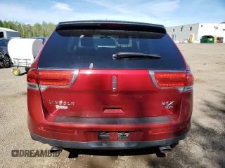 2013 Lincoln MKX z VIN 2LMDJ8JK9DBL14019, wystawiony jako Copart lot #56323495 z przebiegiem 128 687 mil mil oraz Czysty tytuł • Clean title. Historia ofert i sprzedaży dostępna na DreamBid. Obrazek 6.