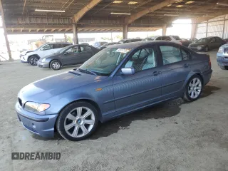2002 BMW 3 Series 325i with VIN WBAEV33462KL78187, listed as a Copart auction lot 43012705 with 165,262 mi miles and Clean Title. Bid and sale history available at carsss.com. Image 1.