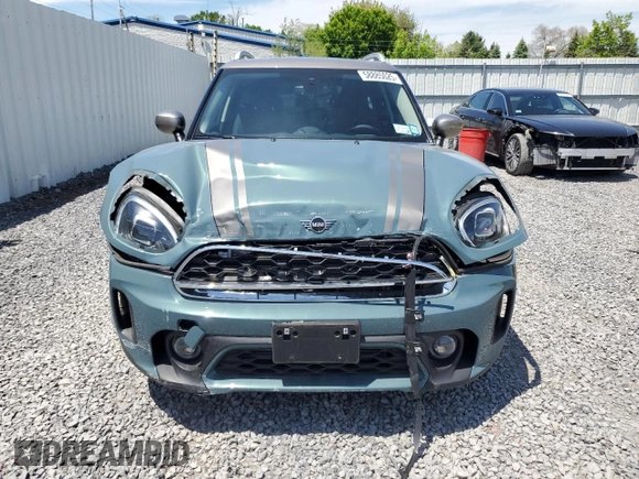 2024 MINI Countryman Cooper S with VIN WMZ83BR03R3R51328, listed as a Copart auction lot 58885025 with 3,089 mi miles and Salvage title. Bid and sale history available at DreamBid. Image 5.