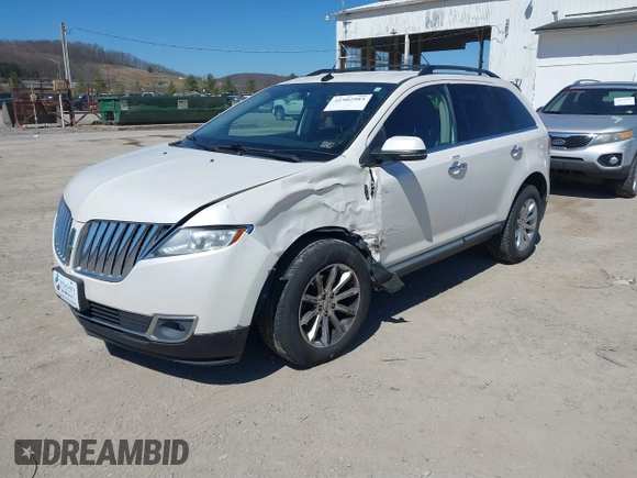 2015 Lincoln MKX with VIN 2LMDJ8JK5FBL28180, listed as a IAAI auction lot 41902983 with 112,790 mi miles. Bid and sale history available at carsss.com. Image 17.