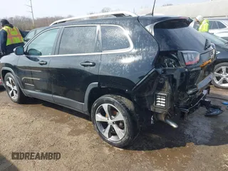2019 Jeep Cherokee Limited с VIN 1C4PJLDBXKD433958, выставлен на аукционе IAAI как лот 41718399 с пробегом 135 977 миль миль и . История ставок и продаж доступна на DreamBid. Изображение 3.