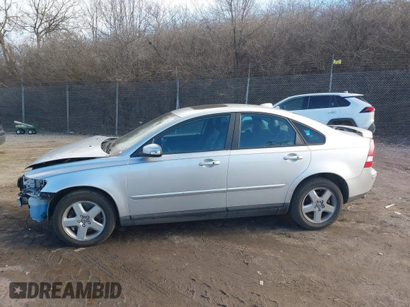 2007 Volvo S40 2.5L Turbo with VIN YV1MH682872286398, listed as a IAAI auction lot 41585184 with 71,494 mi miles. Bid and sale history available at carsss.com. Image 14.