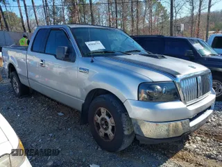 2005 Ford F-150 STX with VIN 1FTRX12W95NB42772, listed as a IAAI auction lot 41826733 with 224,266 mi miles. Bid and sale history available at carsss.com. Image 1.