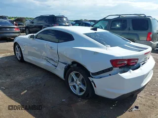 2019 Chevrolet Camaro 1LT z VIN 1G1FB1RX0K0149384, wystawiony jako IAAI lot #42106283 z przebiegiem 61 738 mil mil oraz . Historia ofert i sprzedaży dostępna na DreamBid. Obrazek 3.