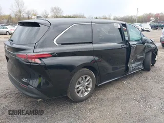 2022 Toyota Sienna XLE with VIN 5TDYRKEC3NS111265, listed as a IAAI auction lot 42041080 with 114,667 mi miles and . Bid and sale history available at DreamBid. Image 4.
