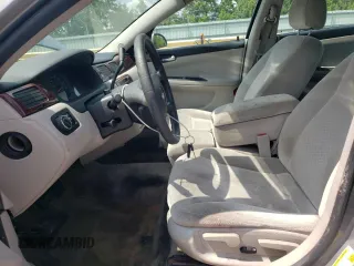 2008 Chevrolet Impala LS z VIN 2G1WB58KX81197842, wystawiony jako Copart lot #59018135 z przebiegiem 126 824 mil mil oraz Szkoda całkowita • Salvage title. Historia ofert i sprzedaży dostępna na DreamBid. Obrazek 7.