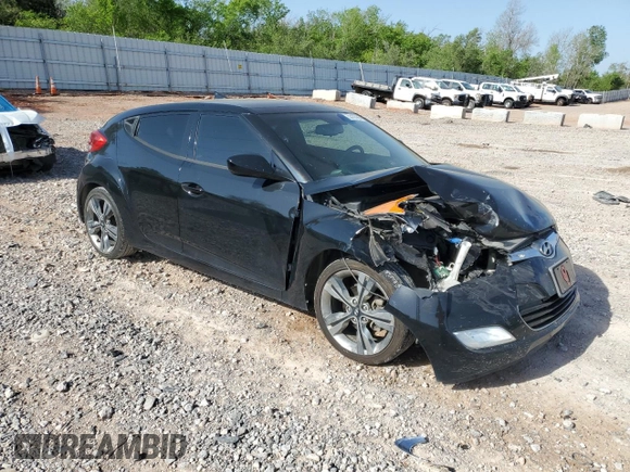 2016 Hyundai Veloster z VIN KMHTC6AD1GU293530, wystawiony jako Copart lot #53137985 z przebiegiem 151 003 mil mil oraz Szkody całkowita. Historia ofert i sprzedaży dostępna na DreamBid. Obrazek 4.