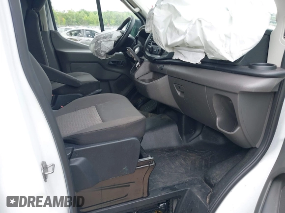 2021 Ford Transit Cargo z VIN 1FTBF4X81MKA80705, wystawiony jako IAAI lot #41929575 z przebiegiem Nie podano mil oraz . Historia ofert i sprzedaży dostępna na DreamBid. Obrazek 5.