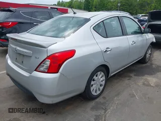 2019 Nissan Versa SV z VIN 3N1CN7AP7KL832771, wystawiony jako IAAI lot #42124711 z przebiegiem 160 856 mil mil oraz . Historia ofert i sprzedaży dostępna na DreamBid. Obrazek 4.