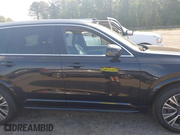 2022 Volvo XC90 Momentum z VIN YV4A221K7N1781589, wystawiony jako IAAI lot #42112991 z przebiegiem 47 342 mil mil oraz . Historia ofert i sprzedaży dostępna na DreamBid. Obrazek 13.