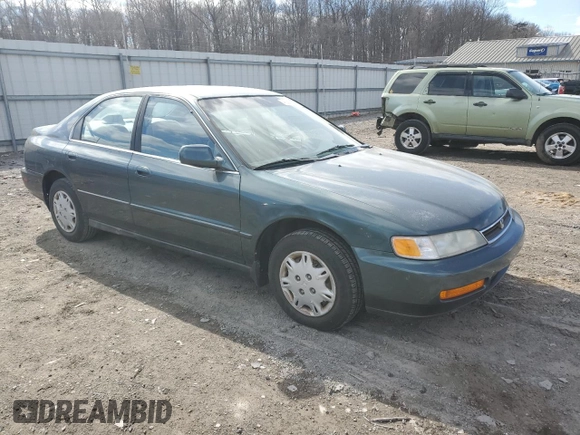 1996 Honda Accord Value with VIN 1HGCD5699TA207734, listed as a Copart auction lot 45049365 with 269,491 mi miles and Salvage Title. Bid and sale history available at DreamBid. Image 4.