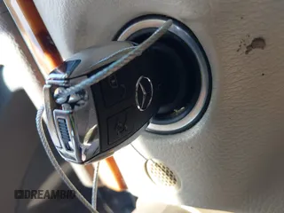 2006 Mercedes-Benz E 350 z VIN WDBUF56J66A893306, wystawiony jako IAAI lot #42165424 z przebiegiem Nie podano mil oraz . Historia ofert i sprzedaży dostępna na DreamBid. Obrazek 11.