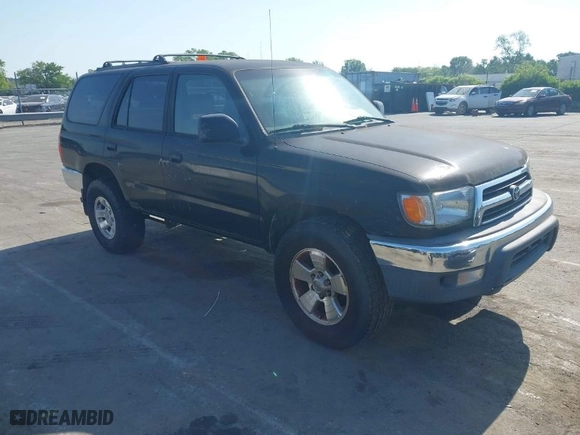 2000 Toyota 4Runner with VIN JT3GM84R0Y0055378, listed as a IAAI auction lot 42062404 with 327,746 mi miles. Bid and sale history available at carsss.com. Image 1.