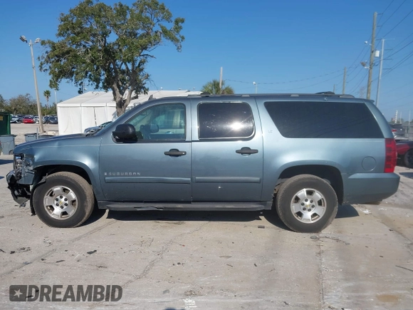 2008 Chevrolet Suburban LT w/3LT with VIN 3GNFC160X8G162523, listed as a IAAI auction lot 41527311 with 245,195 mi miles. Bid and sale history available at carsss.com. Image 14.