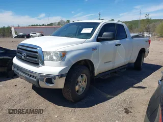 2010 Toyota Tundra z VIN 5TFUW5F15AX148425, wystawiony jako IAAI lot #41829616 z przebiegiem 125 623 mil mil oraz . Historia ofert i sprzedaży dostępna na DreamBid. Obrazek 17.