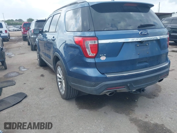 2018 Ford Explorer XLT z VIN 1FM5K7D80JGA25011, wystawiony jako IAAI lot #42155280 z przebiegiem 134 579 mil mil oraz . Historia ofert i sprzedaży dostępna na DreamBid. Obrazek 3.