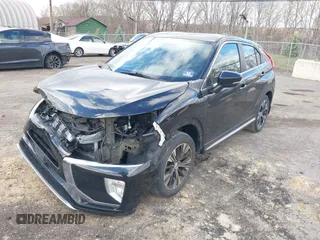 2019 Mitsubishi Eclipse Cross SE z VIN JA4AT5AA5KZ048554, wystawiony jako IAAI lot #41992025 z przebiegiem 76 052 mil mil oraz . Historia ofert i sprzedaży dostępna na DreamBid. Obrazek 2.