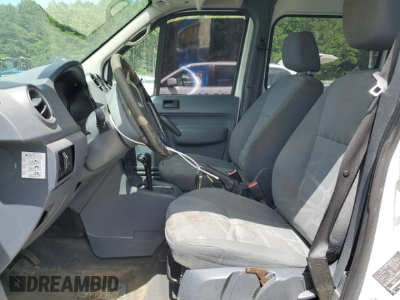2013 Ford Transit Connect XLT z VIN NM0KS9BN3DT147821, wystawiony jako Copart lot #61053745 z przebiegiem 201 578 mil mil oraz Szkoda całkowita • Salvage title. Historia ofert i sprzedaży dostępna na DreamBid. Obrazek 7.