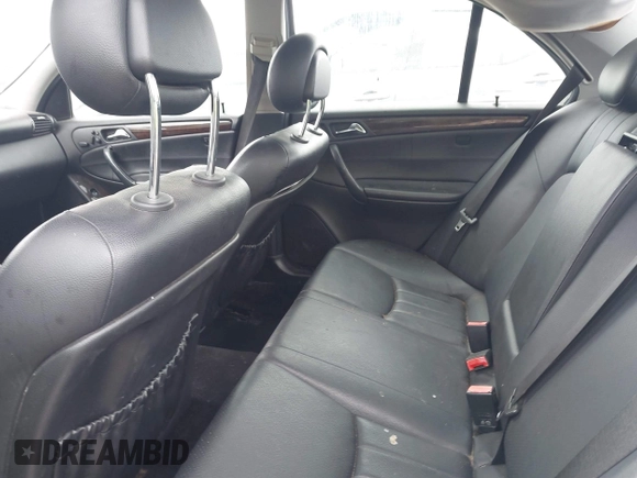 2005 Mercedes-Benz C 320 z VIN WDBRF84J85F567356, wystawiony jako IAAI lot #42377444 z przebiegiem 221 225 mil mil oraz . Historia ofert i sprzedaży dostępna na DreamBid. Obrazek 8.