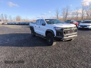 2023 Chevrolet Colorado 4WD Trail Boss with VIN 1GCPTEEK7P1181101, listed as a Copart auction lot 48180015 with 23,423 mi miles and Salvage Title. Bid and sale history available at carsss.com. Image 3.