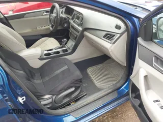 2015 Hyundai Sonata SE z VIN 5NPE24AF9FH043127, wystawiony jako IAAI lot #42372189 z przebiegiem 73 858 mil mil oraz . Historia ofert i sprzedaży dostępna na DreamBid. Obrazek 5.