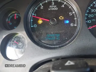 2007 Chevrolet Tahoe LS z VIN 1GNFC13J57R313666, wystawiony jako IAAI lot #42511253 z przebiegiem 374 689 mil mil oraz . Historia ofert i sprzedaży dostępna na DreamBid. Obrazek 7.