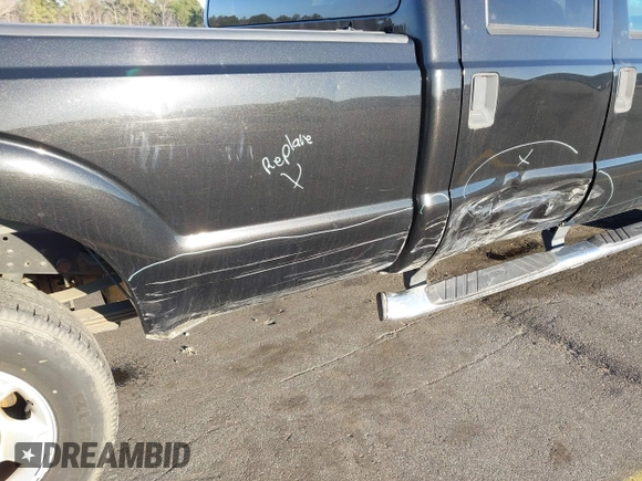 2011 Ford F-250 XL with VIN 1FT7W2A63BEC39043, listed as a IAAI auction lot 40421798 with 54,292 mi miles and . Bid and sale history available at carsss.com. Image 17.