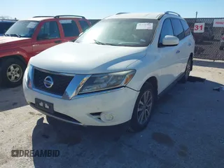 2015 Nissan Pathfinder SV with VIN 5N1AR2MN8FC668305, listed as a IAAI auction lot 41779780 with 216,818 mi miles. Bid and sale history available at carsss.com. Image 6.