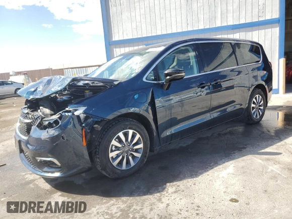 2024 Chrysler Pacifica Hybrid Select z VIN 2C4RC1S70RR102822, wystawiony jako Copart lot #55214375 z przebiegiem 50 021 mil mil oraz Tytuł czysty. Historia ofert i sprzedaży dostępna na DreamBid. Obrazek 1.