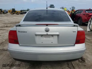 1999 Volkswagen Passat GL with VIN WVWMD63B1XE216281, listed as a Copart auction lot 75200694 with 0 mi miles and Non Repairable. Bid and sale history available at carsss.com. Image 6.