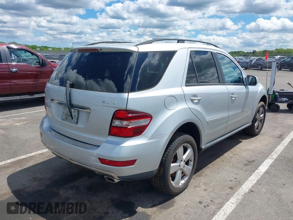 2009 Mercedes-Benz M 350 with VIN 4JGBB86E09A508864, listed as a IAAI auction lot 42211990 with 183,520 mi miles and . Bid and sale history available at carsss.com. Image 4.