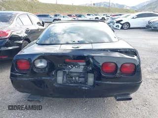 1992 Chevrolet Corvette z VIN 1G1YY23P7N5115133, wystawiony jako IAAI lot #41797315 z przebiegiem 138 579 mil mil oraz . Historia ofert i sprzedaży dostępna na DreamBid. Obrazek 16.