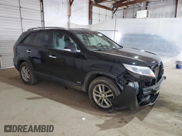 2015 Kia Sorento LX z VIN 5XYKTCA69FG593865, wystawiony jako Copart lot #49466205 z przebiegiem 128 270 mil mil oraz Szkoda całkowita • Salvage title. Historia ofert i sprzedaży dostępna na DreamBid. Obrazek 4.
