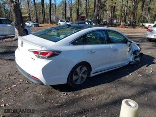 2016 Hyundai Sonata Hybrid Limited with VIN KMHE34L18GA017816, listed as a IAAI auction lot 40979824 with 85,466 mi miles. Bid and sale history available at carsss.com. Image 4.