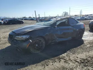 2018 BMW M2 z VIN WBS1J5C53J7B70153, wystawiony jako Copart lot #47081155 z przebiegiem Nie podano mil oraz Szkoda całkowita • Salvage title. Historia ofert i sprzedaży dostępna na DreamBid. Obrazek 1.
