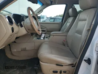 2006 Ford Explorer XLT z VIN 1FMEU63E66UA64237, wystawiony jako Copart lot #51862295 z przebiegiem 106 329 mil mil oraz Szkoda całkowita • Salvage title. Historia ofert i sprzedaży dostępna na DreamBid. Obrazek 7.