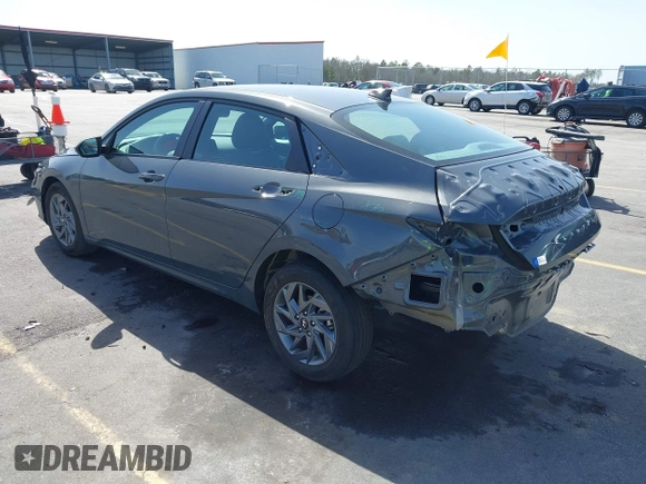 2024 Hyundai Elantra SEL with VIN KMHLM4DGXRU740964, listed as a IAAI auction lot 41698555 with 9,467 mi miles. Bid and sale history available at carsss.com. Image 3.
