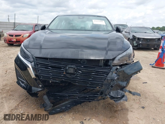 2025 Nissan Altima SV with VIN 1N4BL4DW1SN348584, listed as a IAAI auction lot 42153182 with 9,047 mi miles and . Bid and sale history available at DreamBid. Image 12.