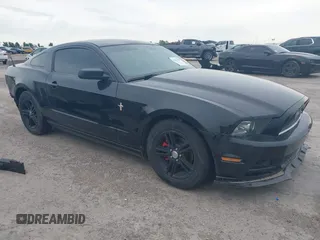 2014 Ford Mustang V6 с VIN 1ZVBP8AM0E5290624, выставлен на аукционе IAAI как лот 42182403 с пробегом 242 525 миль миль и . История ставок и продаж доступна на DreamBid. Изображение 1.