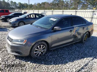 2014 Volkswagen Jetta Sedan SE w/Connectivity with VIN 3VWD07AJ7EM411432, listed as a Copart auction lot 43646655 with 138,430 mi miles and Salvage Title. Bid and sale history available at carsss.com. Image 1.