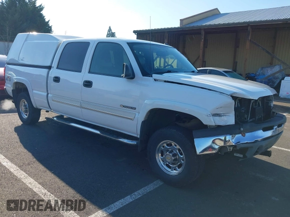 2005 Chevrolet Silverado 1500HD LT z VIN 1GCGK13U45F830143, wystawiony jako IAAI lot #41424683 z przebiegiem 141 881 mil mil oraz . Historia ofert i sprzedaży dostępna na DreamBid. Obrazek 1.